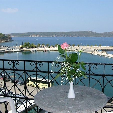 Karalis City Hotel Пилос Екстериор снимка