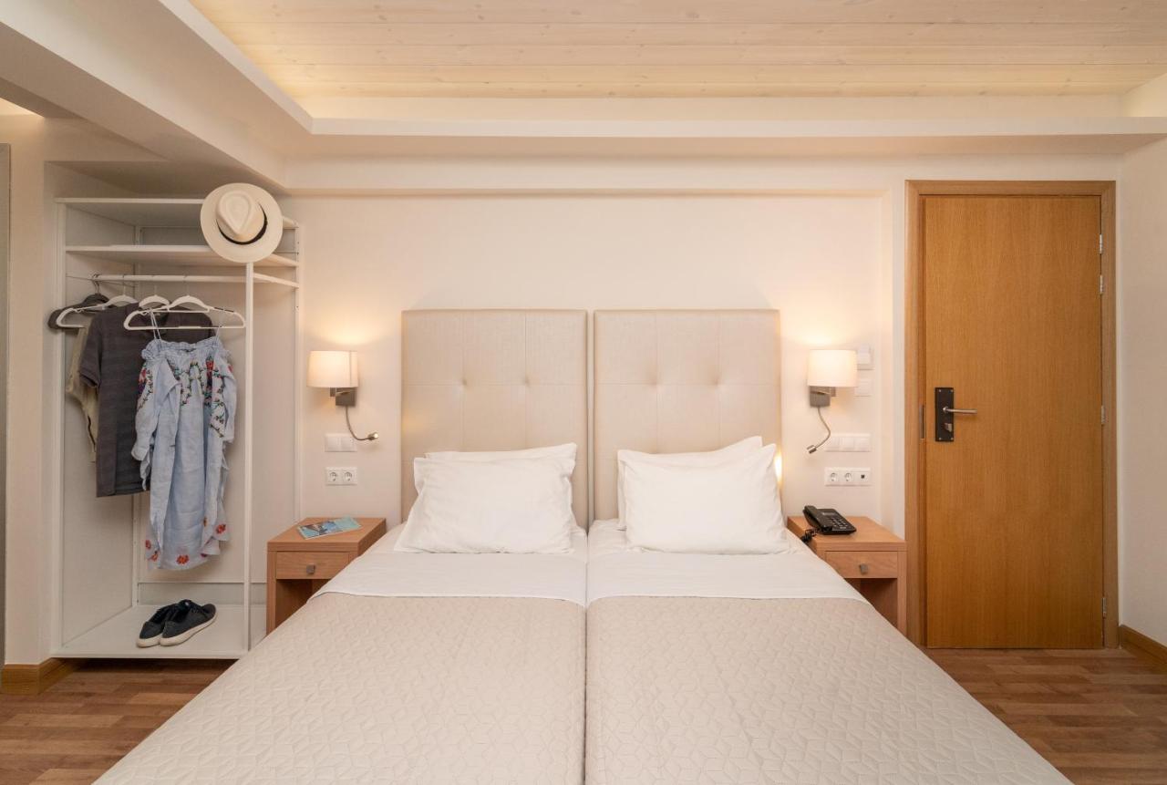 Karalis City Hotel Пилос Екстериор снимка