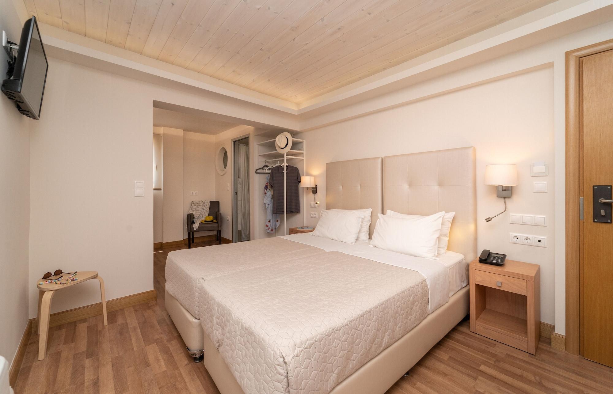 Karalis City Hotel Пилос Екстериор снимка