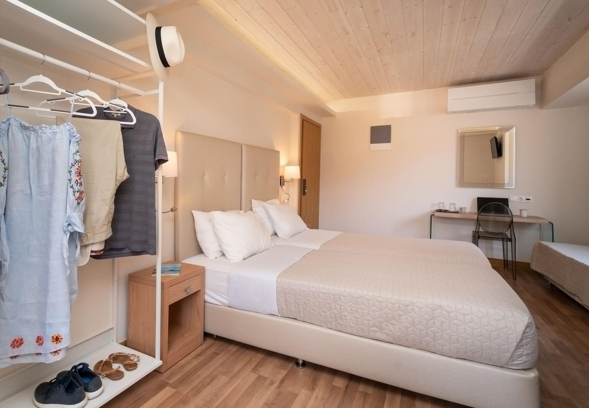Karalis City Hotel Пилос Екстериор снимка