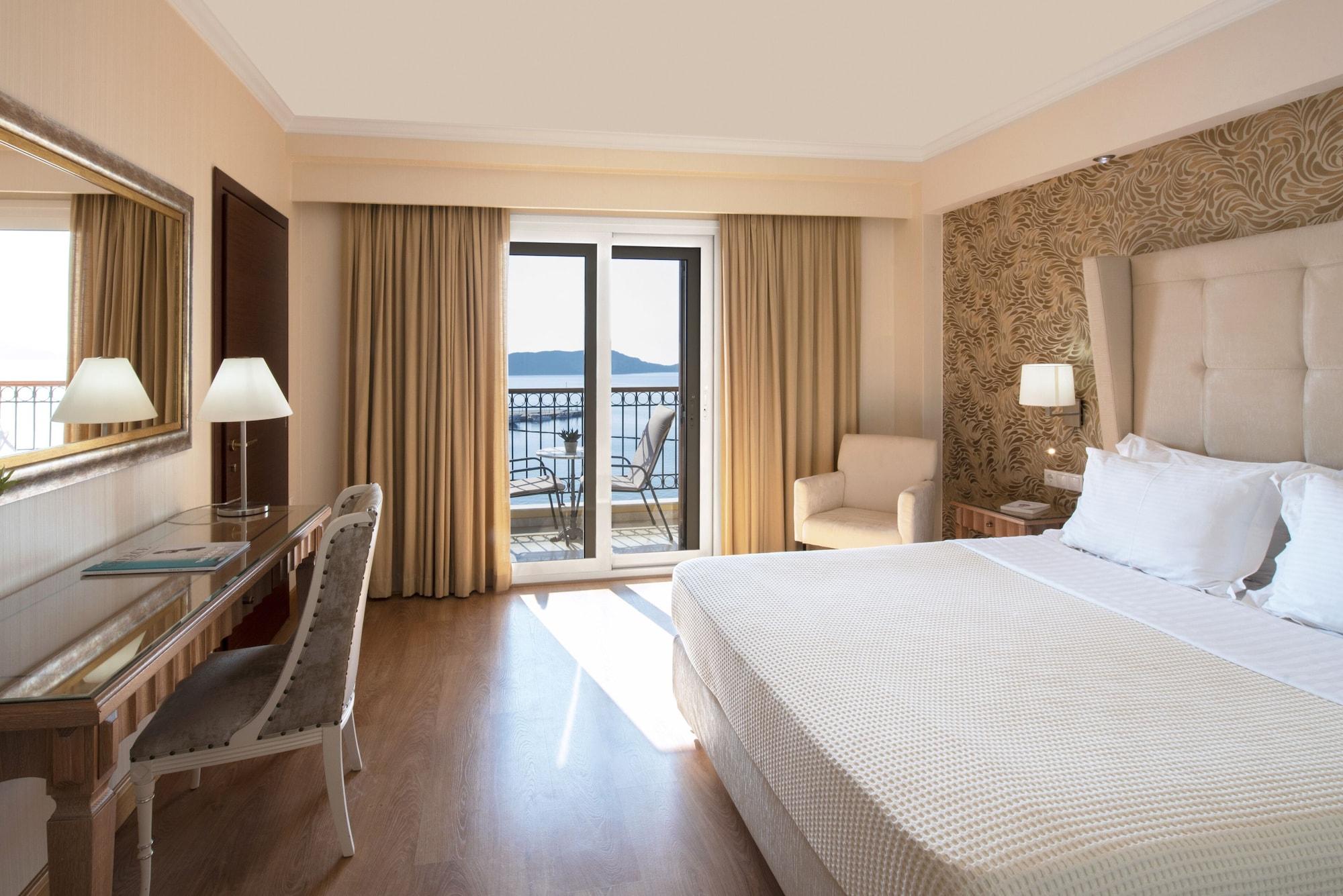 Karalis City Hotel Пилос Екстериор снимка