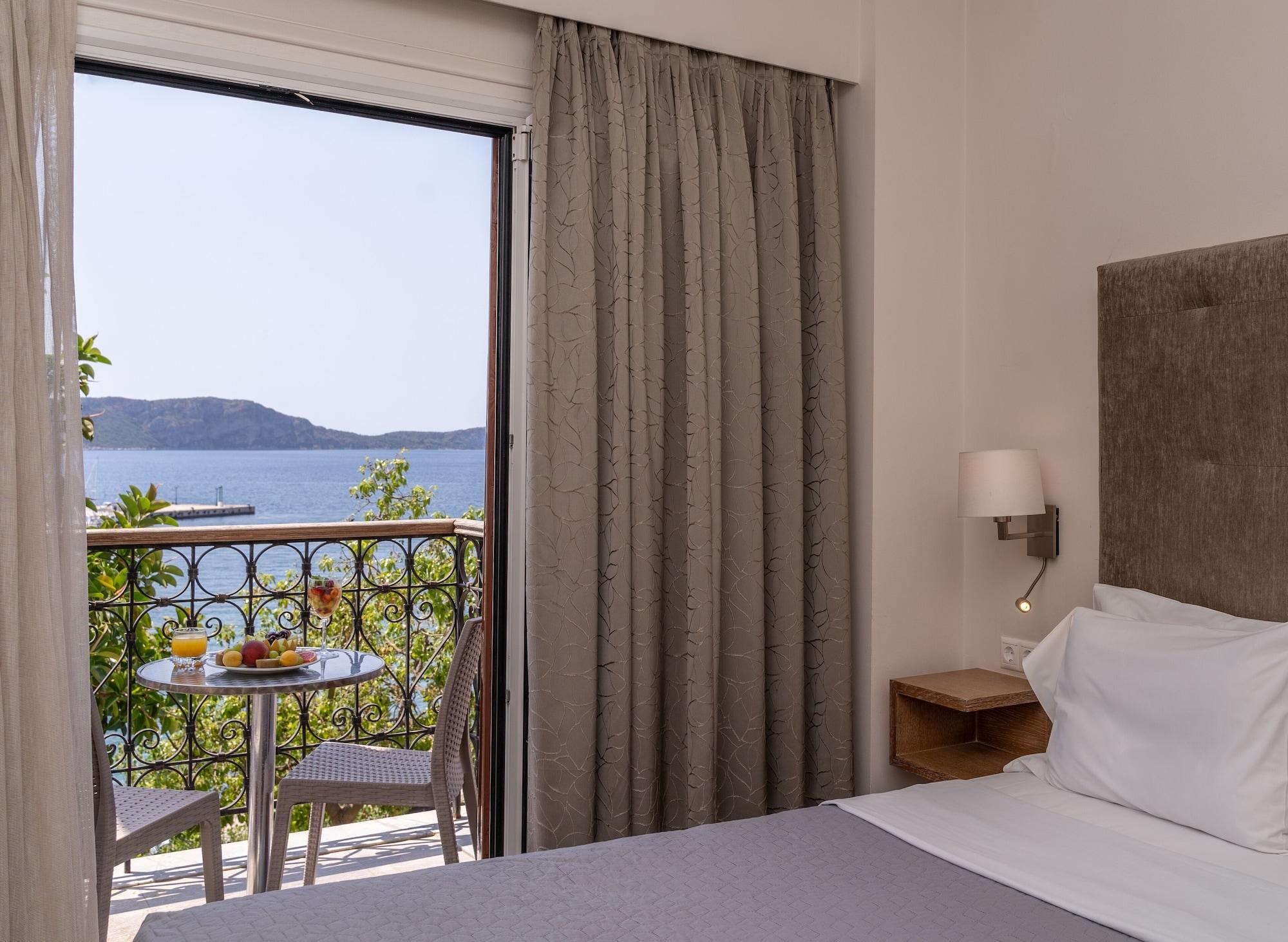 Karalis City Hotel Пилос Екстериор снимка