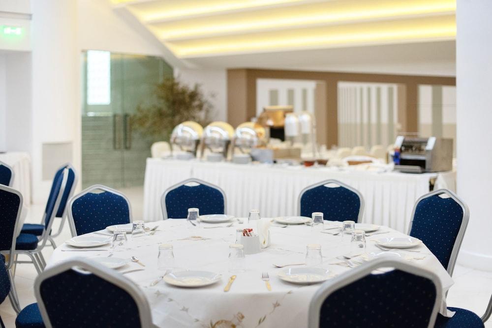 Karalis City Hotel Пилос Екстериор снимка