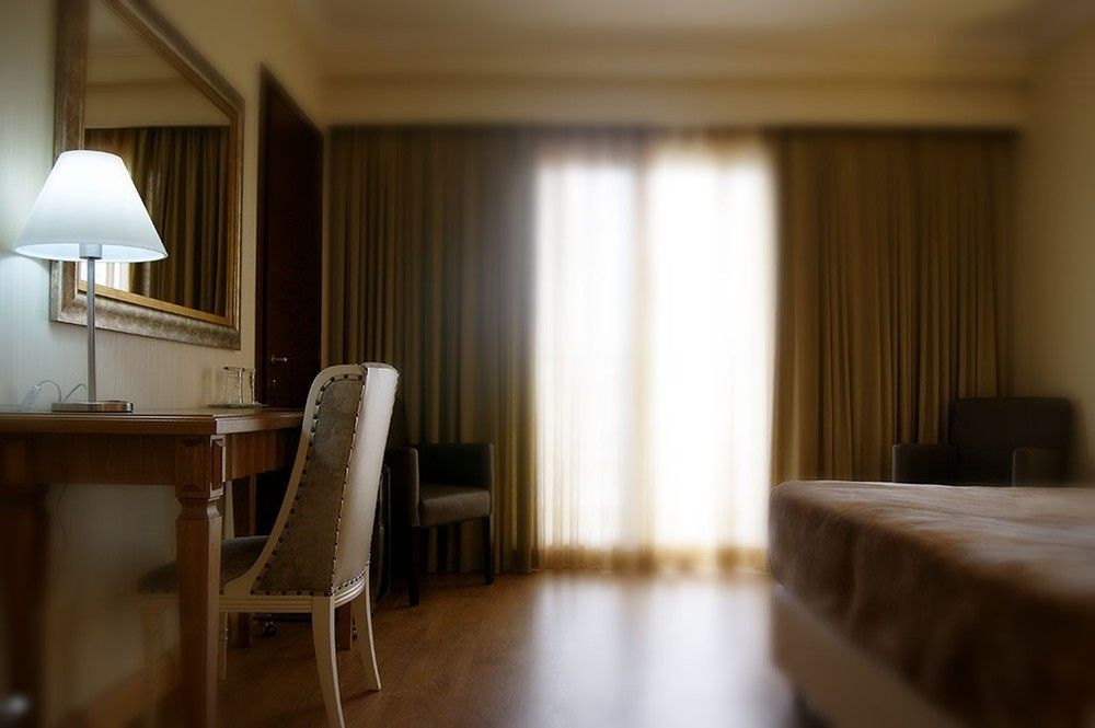 Karalis City Hotel Пилос Екстериор снимка